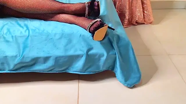 Snapshot of --SUNNY-- chatting on 10/28/25, 07:51 --SUNNY-- online show from 10/28/25, 07:51