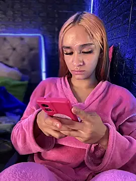 Snapshot of Isabellaa_Hot chatting on 02/06/25, 03:06 Isabellaa Hot online show from 02/06/25, 03:06