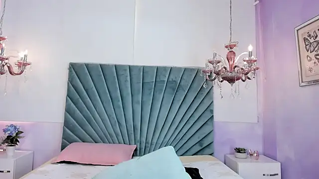 Aitana Hilton  online show from 03/13/25, 05:50