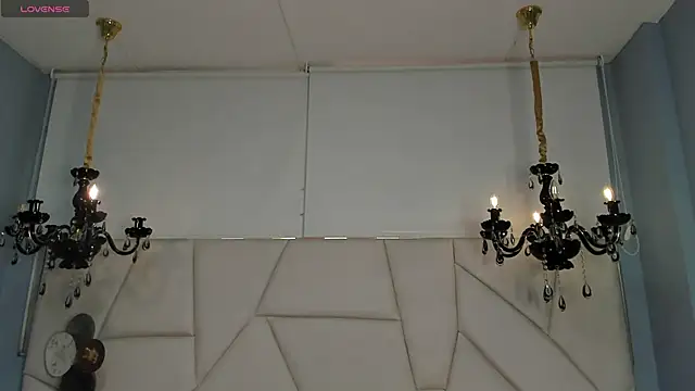 Aitana Hilton  online show from 10/10/25, 11:44