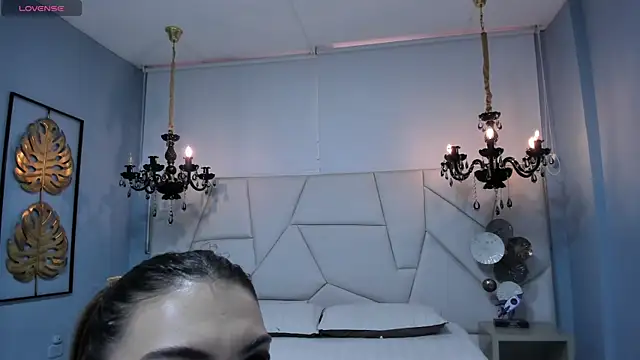 Aitana Hilton  online show from 09/19/25, 12:09