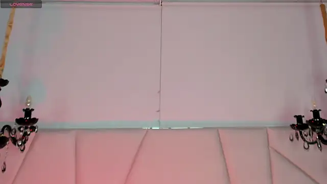 Aitana Hilton  online show from 11/27/25, 12:05