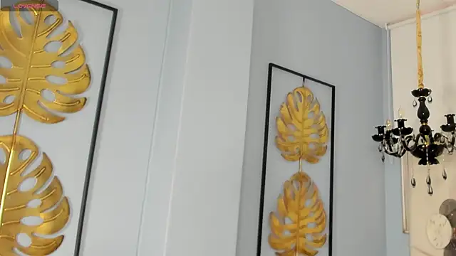 Aitana Hilton  online show from 10/26/25, 12:49