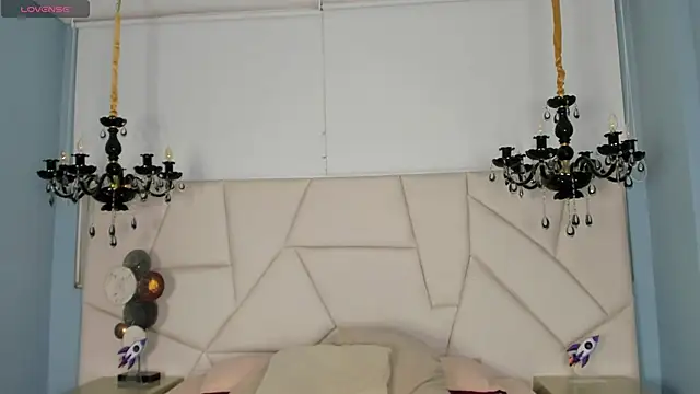 Aitana Hilton  online show from 10/27/25, 11:44