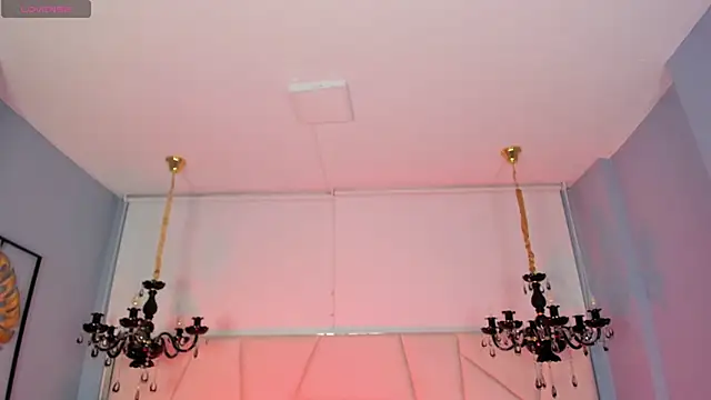 Aitana Hilton  online show from 11/23/25, 11:42