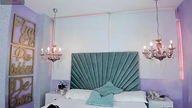 Aitana Hilton  online show from 09/14/25, 11:32