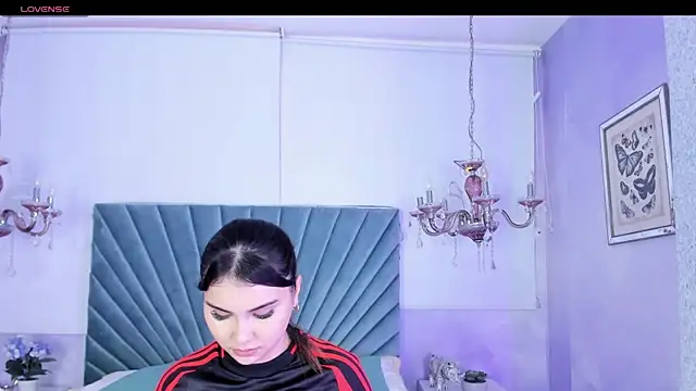 Aitana Hilton  online show from 09/09/25, 12:03