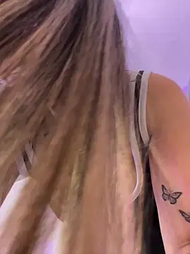 Aitana Hilton  online show from 10/02/25, 12:08