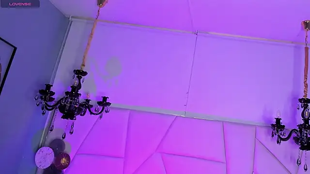 Aitana Hilton  online show from 10/17/25, 11:56