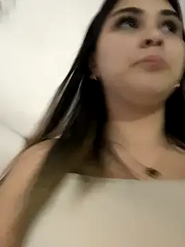 Aitana Hilton  online show from 11/08/25, 11:47