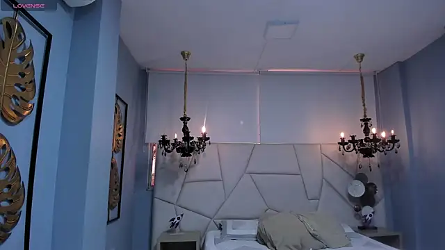 Aitana Hilton  online show from 09/20/25, 12:21