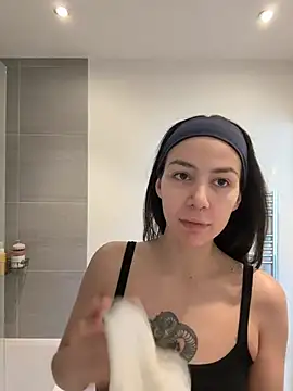 anaromeroxo online show from 03/18/25, 01:23