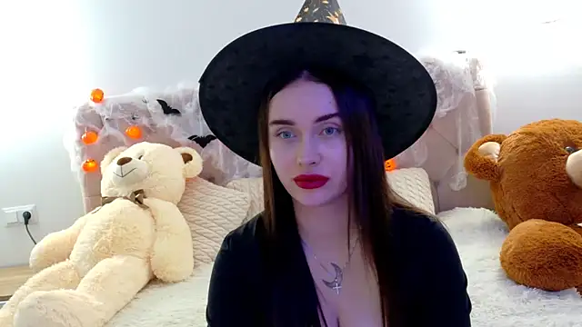 Snapshot of Lilliana_Moon chatting on 10/31/25, 10:23 Lilliana Moon online show from 10/31/25, 10:23