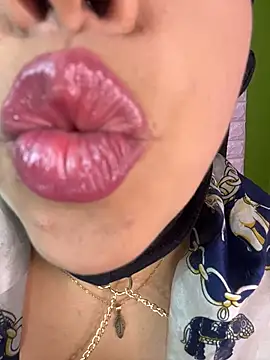 zahra Jalid online show from 02/16/26, 11:57