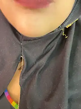 zahra Jalid online show from 12/17/25, 11:10