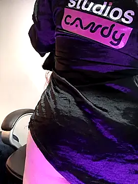 zahra Jalid online show from 10/23/25, 09:24