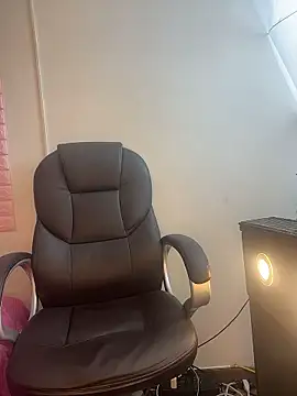 Snapshot of zahra_Jalid chatting on 01/09/26, 11:33 zahra Jalid online show from 01/09/26, 11:33