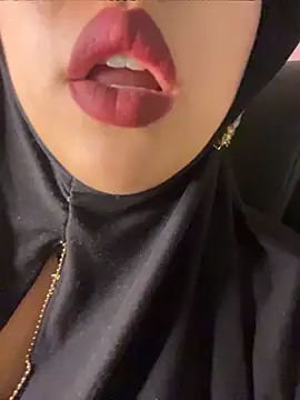 Snapshot of zahra_Jalid chatting on 04/21/26, 10:27 zahra Jalid online show from 04/21/26, 10:27