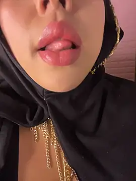 Snapshot of zahra_Jalid chatting on 04/18/26, 03:25 zahra Jalid online show from 04/18/26, 03:25