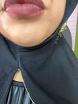 Snapshot of zahra_Jalid chatting on 01/11/26, 12:50 zahra Jalid online show from 01/11/26, 12:50