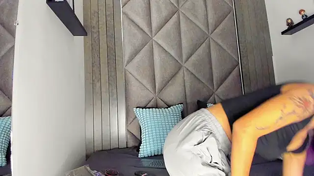 Snapshot of SabrinaSpell_ chatting on 09/13/25, 11:43 SabrinaSpell online show from 09/13/25, 11:43