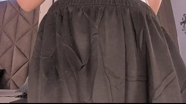 Snapshot of SabrinaSpell_ chatting on 12/02/25, 11:45 SabrinaSpell online show from 12/02/25, 11:45