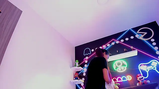 Snapshot of SabrinaSpell_ chatting on 03/21/25, 11:44 SabrinaSpell online show from 03/21/25, 11:44