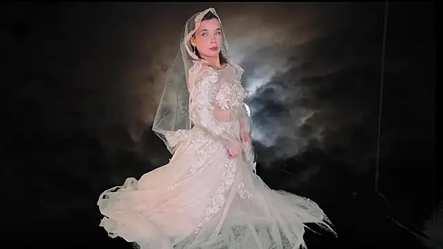 Bella Alita online show from 10/31/25, 08:05