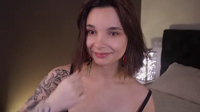 Snapshot of Bella_Alita chatting on 09/17/25, 08:33 Bella Alita online show from 09/17/25, 08:33