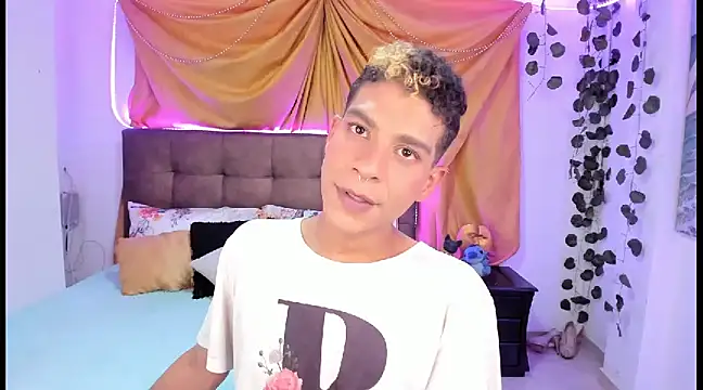 Snapshot of Ethan_Boyy chatting on 03/03/25, 11:14 Ethan Boyy online show from 03/03/25, 11:14