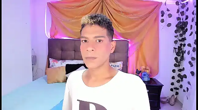 Snapshot of Ethan_Boyy chatting on 03/03/25, 08:11 Ethan Boyy online show from 03/03/25, 08:11