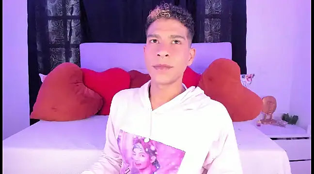 Snapshot of Ethan_Boyy chatting on 02/26/25, 03:43 Ethan Boyy online show from 02/26/25, 03:43
