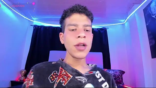 Snapshot of Ethan_Boyy chatting on 06/19/26, 06:03 Ethan Boyy online show from 06/19/26, 06:03