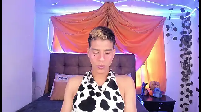 Snapshot of Ethan_Boyy chatting on 03/11/25, 06:30 Ethan Boyy online show from 03/11/25, 06:30