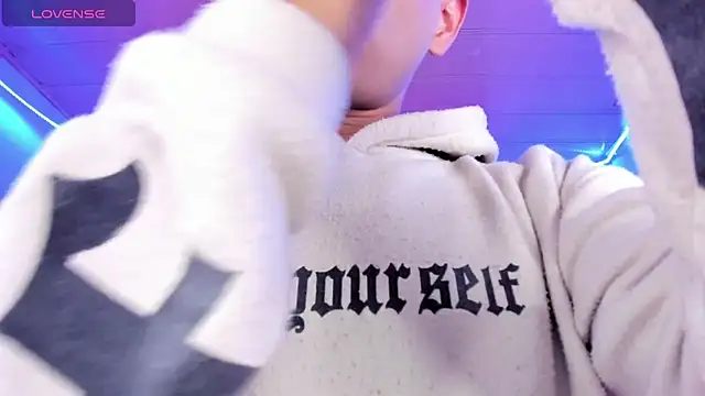 Ethan Boyy online show from 03/31/26, 05:37