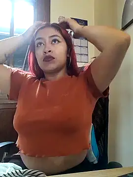 Snapshot of AnonymousGirl chatting on 10/28/25, 02:27 AnonymousGirl online show from 10/28/25, 02:27