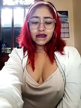 Snapshot of AnonymousGirl chatting on 11/25/25, 01:44 AnonymousGirl online show from 11/25/25, 01:44