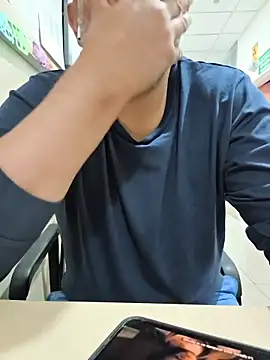 Snapshot of Inglphons chatting on 11/23/25, 05:39 Inglphons online show from 11/23/25, 05:39