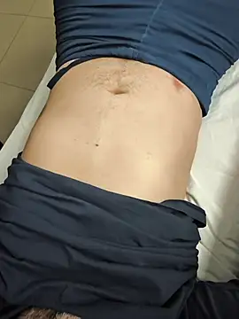 Snapshot of Inglphons chatting on 02/18/26, 05:49 Inglphons online show from 02/18/26, 05:49