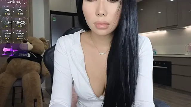 asianqueeny online show from 11/05/25, 12:47