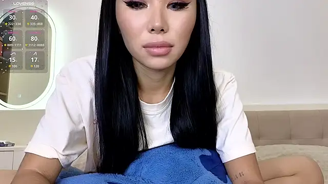 Snapshot of asianqueeny chatting on 05/11/26, 07:55 asianqueeny online show from 05/11/26, 07:55