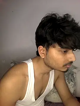 Snapshot of kaif_220 chatting on 03/03/26, 08:38 kaif 220 online show from 03/03/26, 08:38