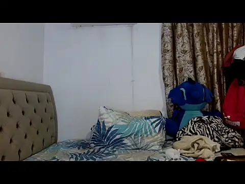 sweethoneytsx online show from 02/25/26, 11:37