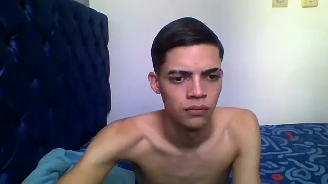 Latinos 2001 online show from 05/05/26, 06:33