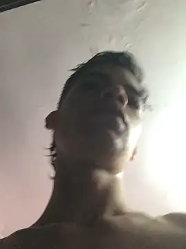 Latinos 2001 online show from 12/03/25, 01:21