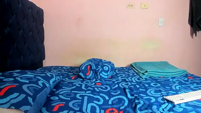 Latinos 2001 online show from 02/19/26, 04:37