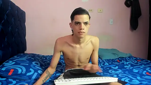 Latinos 2001 online show from 03/19/26, 06:41