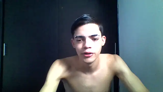 Latinos 2001 online show from 05/17/26, 10:43