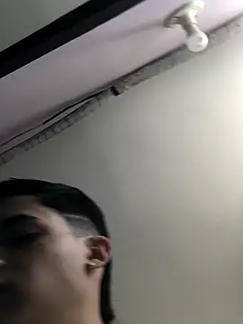 Latinos 2001 online show from 11/06/25, 01:48