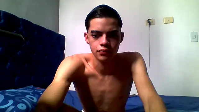 Latinos 2001 online show from 05/25/26, 04:28